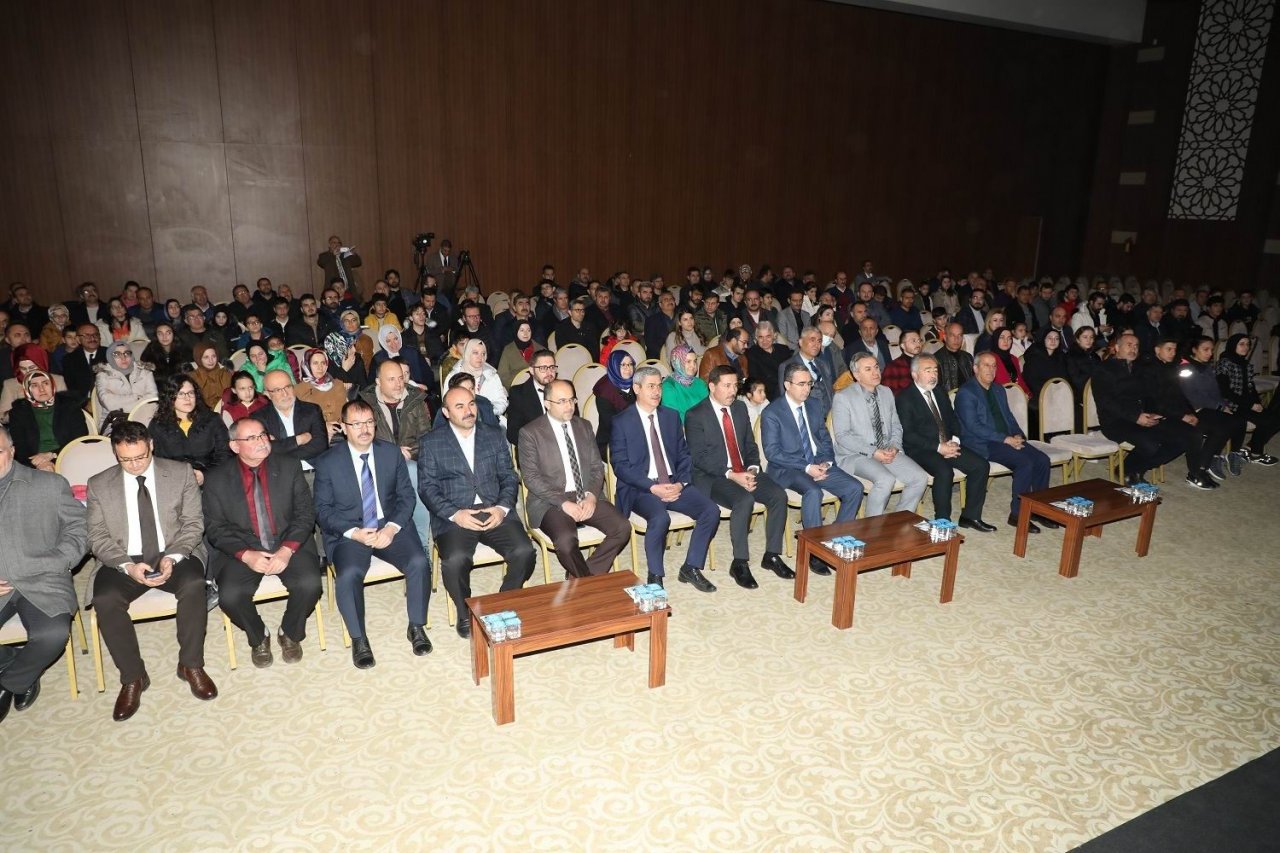 Karatay Belediyesi “35 Bin Kitap Desteği” projesini tanıttı