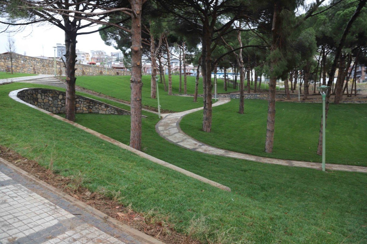 Kartal’ın en büyüğü Bayram Demirkol Parkı’nda 2. etap tamamlanıyor