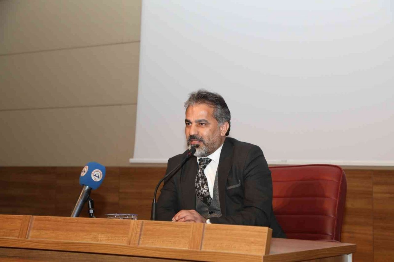 KGC Başkanı Metin Kösedağ, ERÜ’de Konferans Verdi