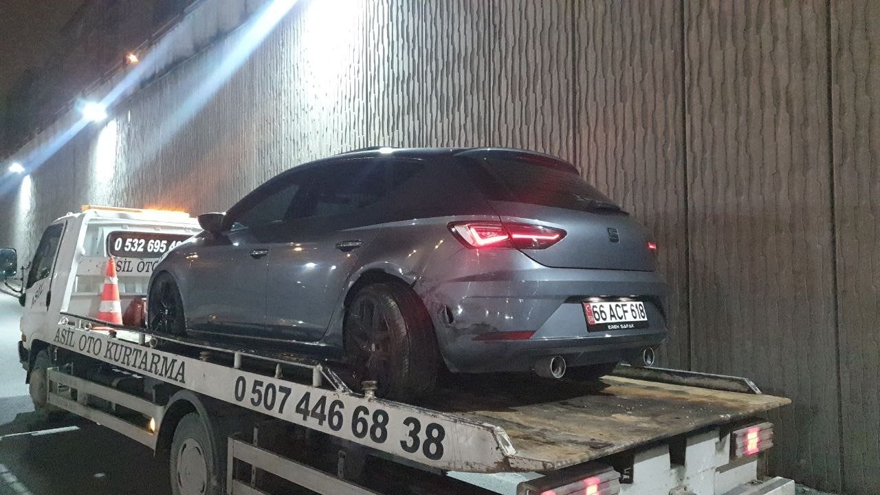 Kazada savrulan araç refüje çarptı: 2 yaralı