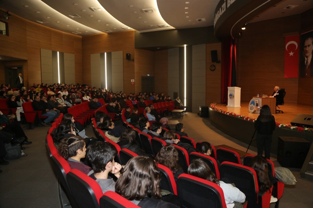 Melikgazi Belediyesi’nde ’33. Alay Komutanı Binbaşı Ali Faik Bey’ Semineri