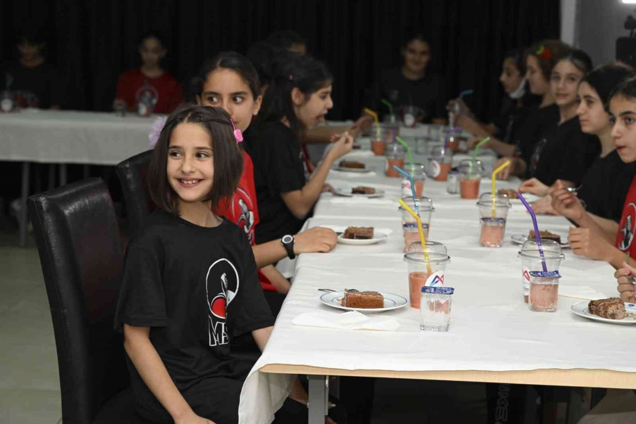 Seçer: "Amacımız çiçeklerimizin iyi bir birey olarak yetişmelerini sağlamak"