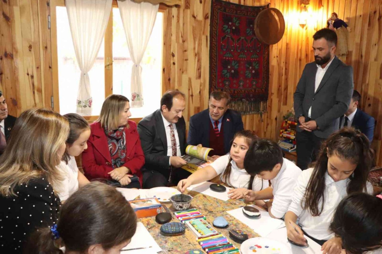 Milli Eğitim Müdürü Koca: "Geleneksel masallarımızı dinlemek için masal evlerimize bekliyoruz"