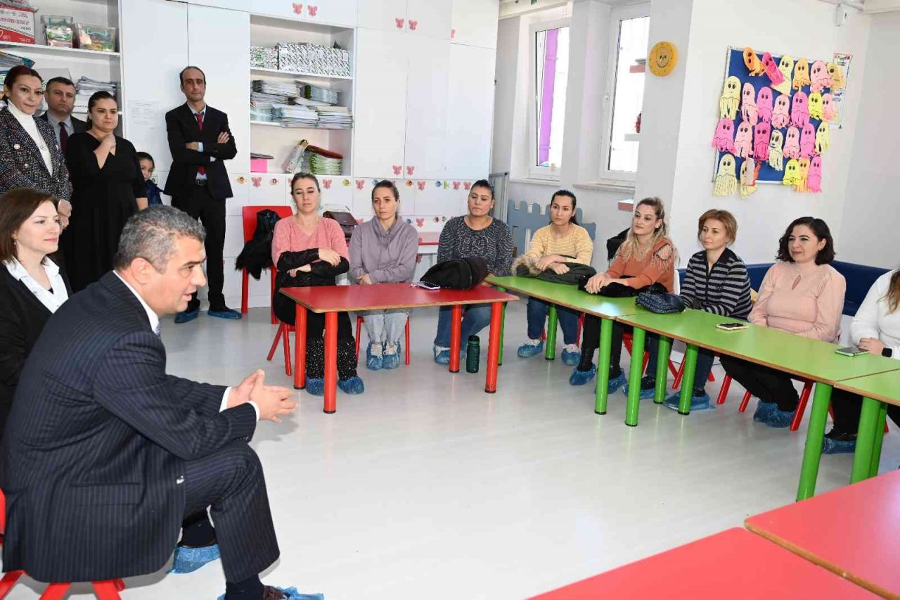 Denizli’de veliler aile okulu eğitimleriyle destekleniyor