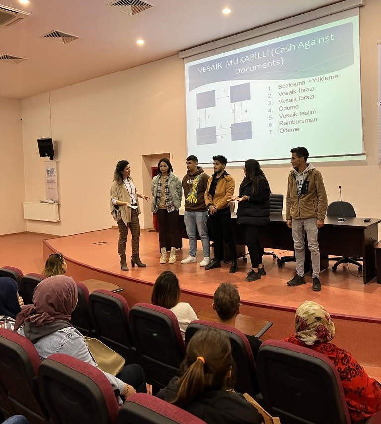 Oğuzeli MYO öğrencilerine dış ticaret konferansı
