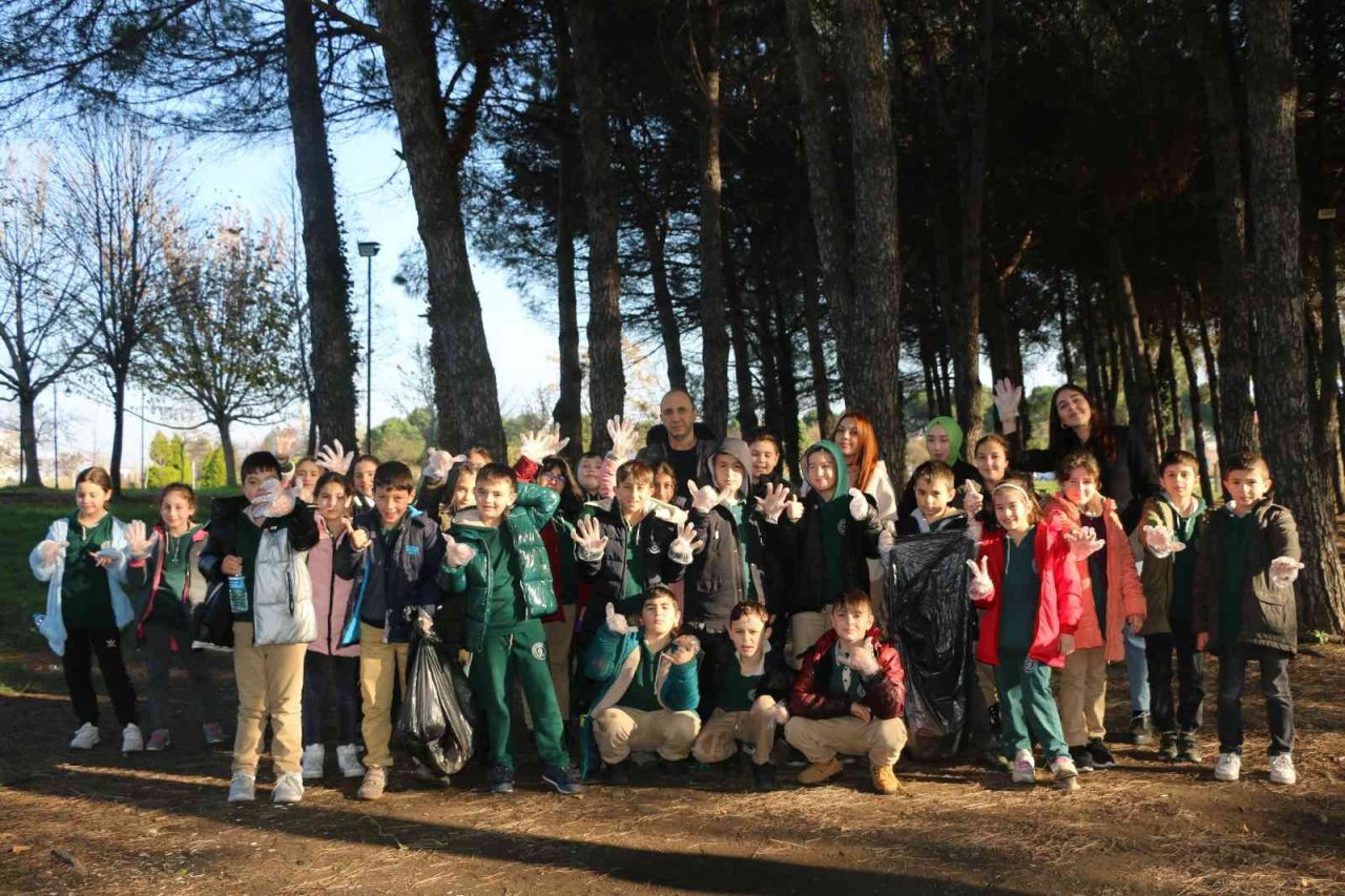 Öğrenciler çevre temizliği yaptı