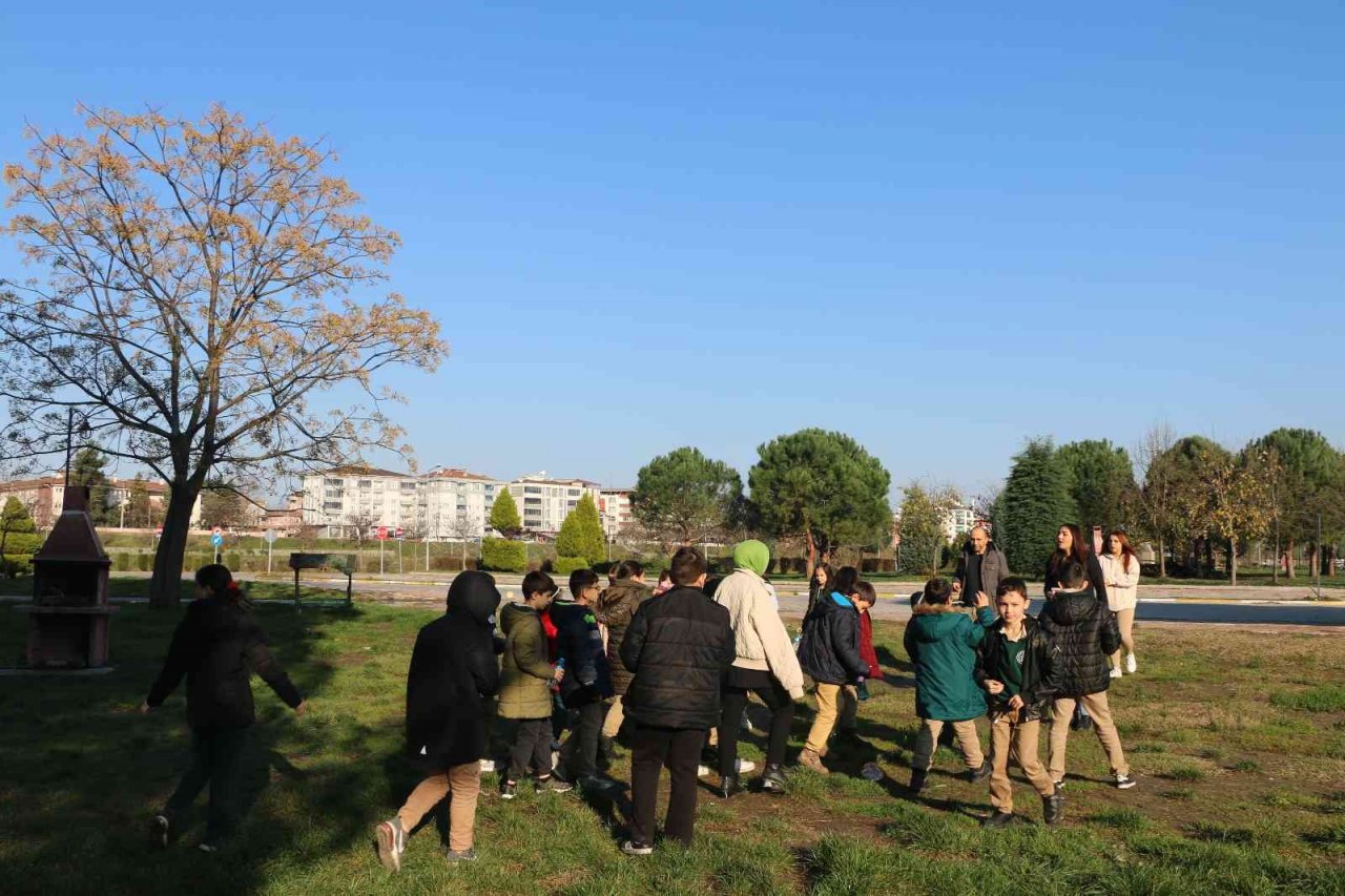 Öğrenciler çevre temizliği yaptı