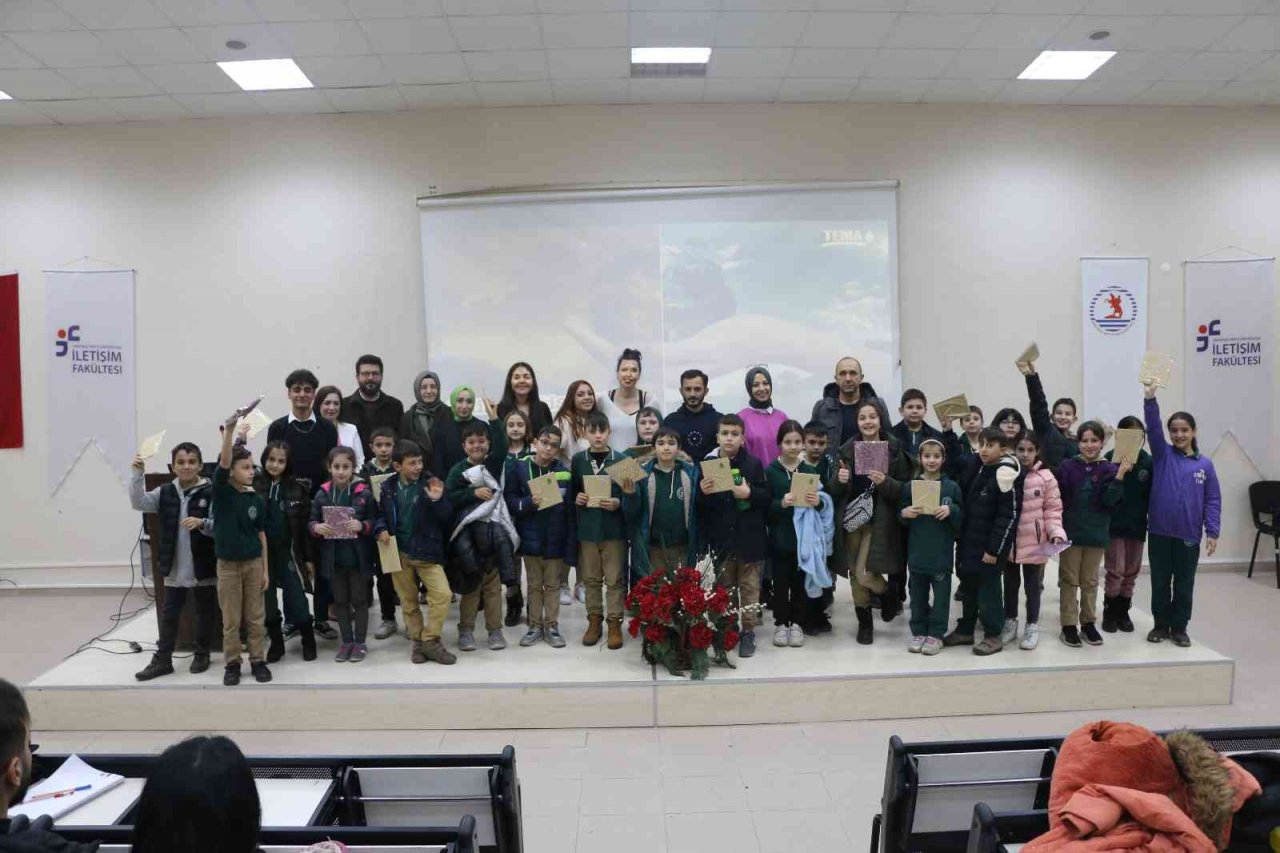 Öğrenciler çevre temizliği yaptı