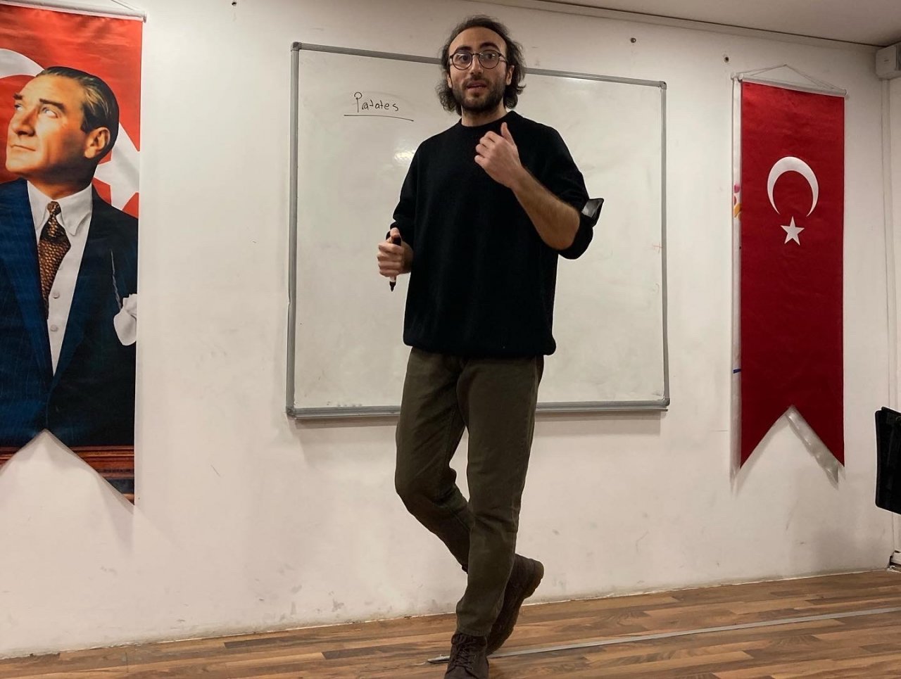 Genç kimyacı 7’den 70’e herkese koku eğitimi veriyor