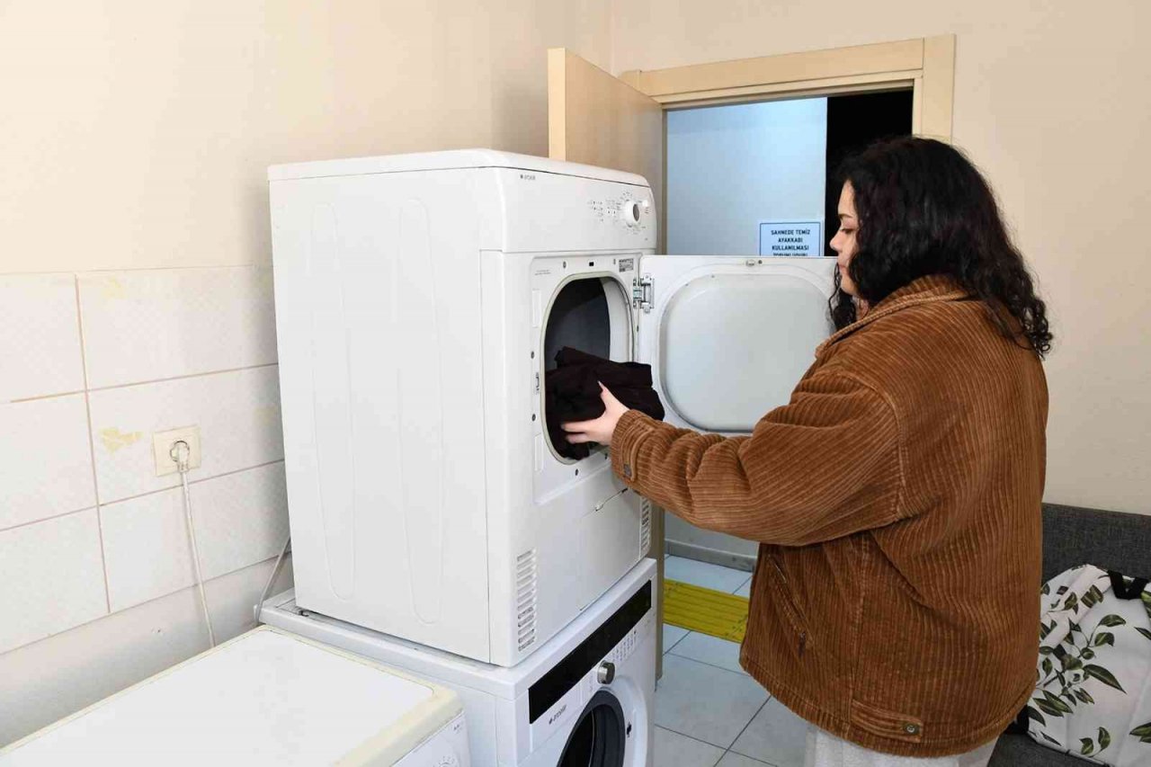 Tepebaşı’ndan gençlere ücretsiz çamaşır yıkama ve kurutma hizmeti
