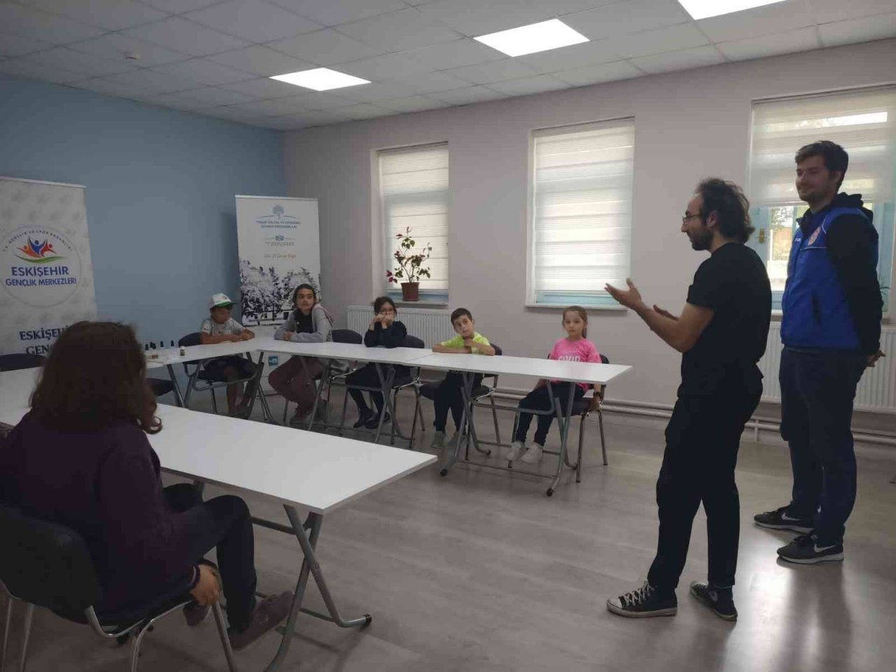 Genç kimyacı 7’den 70’e herkese koku eğitimi veriyor