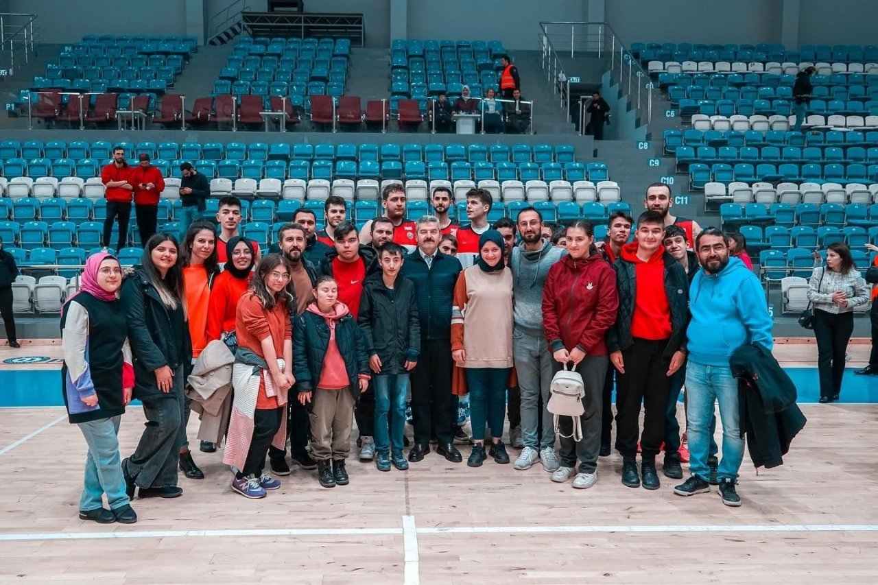 İlkler Şehri Uşak Basketbol Takımı zafere odaklandı