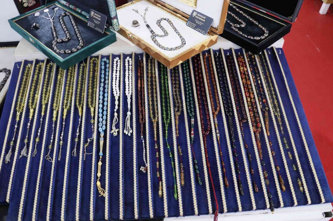 Türkiye’nin ilk “Tespih ve Doğal Taşlar Fuar"ı Adana’da açıldı