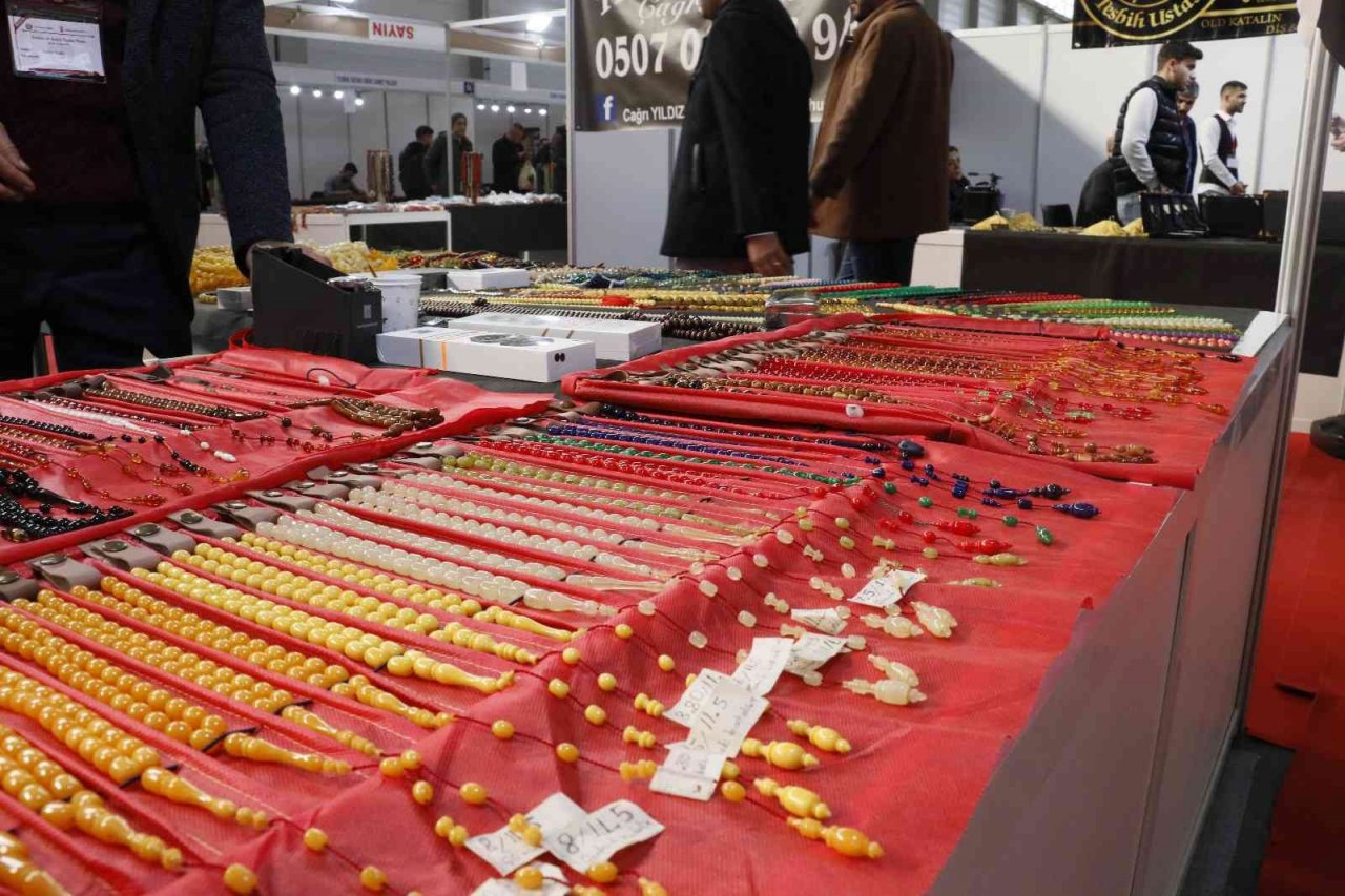 Türkiye’nin ilk “Tespih ve Doğal Taşlar Fuar"ı Adana’da açıldı