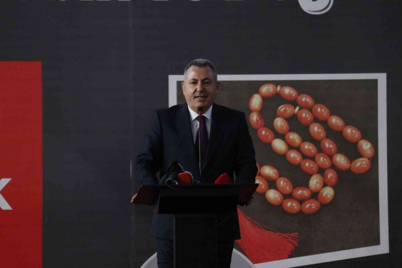 Türkiye’nin ilk “Tespih ve Doğal Taşlar Fuar"ı Adana’da açıldı