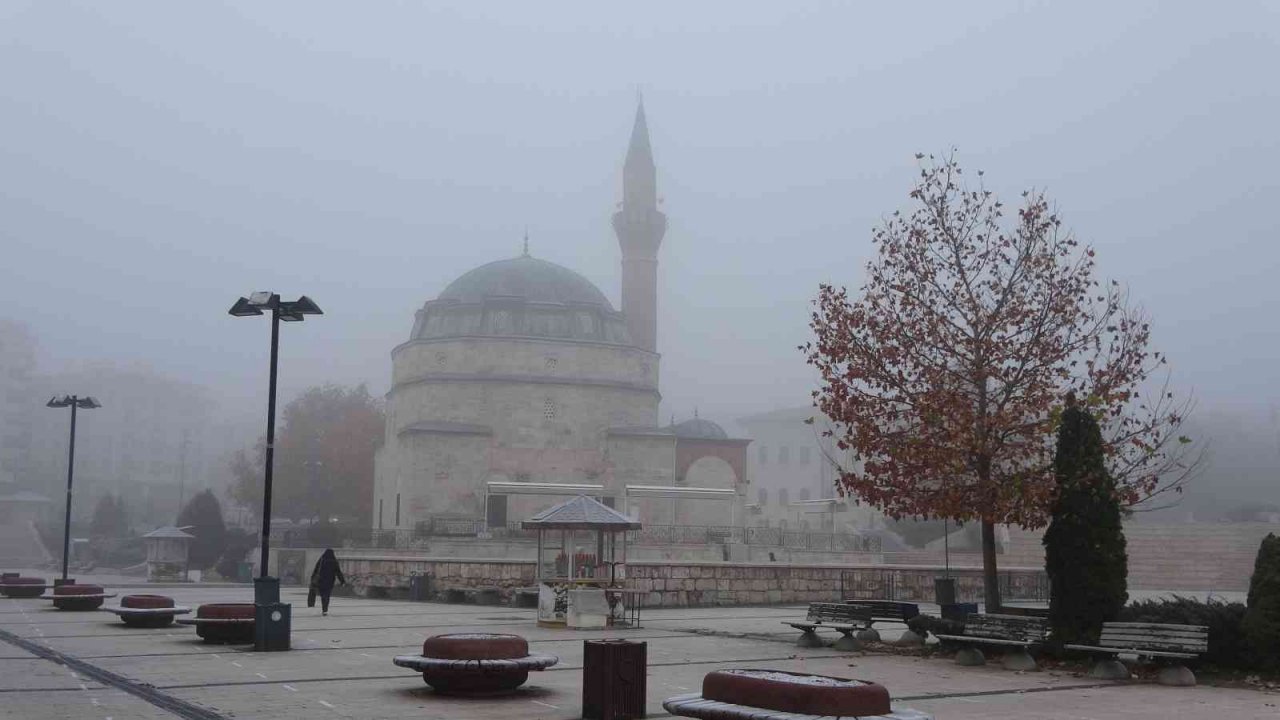 Sivas’ta buz kazıma mesaisi başladı