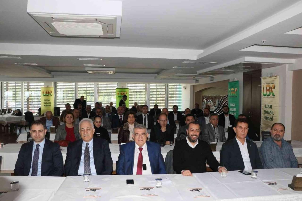 Özdemir: "Su kısıtlı bölgelerde nohut ve mercimek ekimini teşvik etmeliyiz"