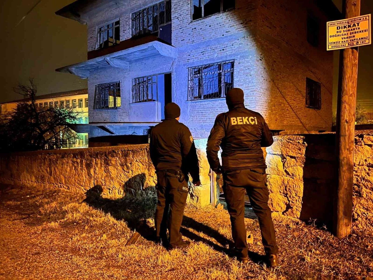 Mahalle ve çarşı bekçileri gecelerin huzurunu sağlıyor