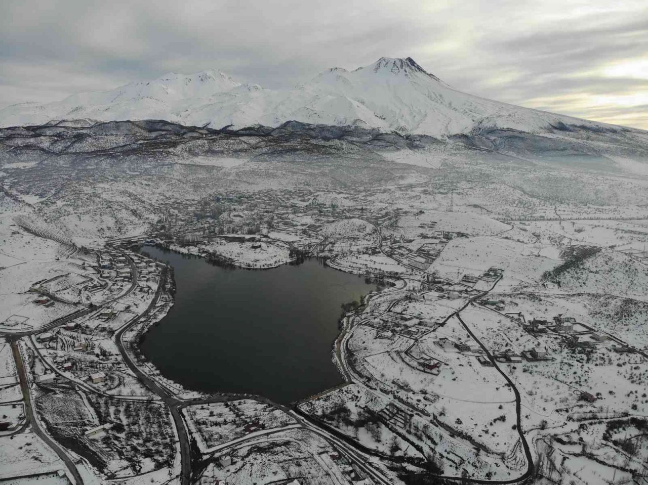 Hasan Dağı’nın depreme etkisi ve volkanik hareketliliği anlık izleniyor