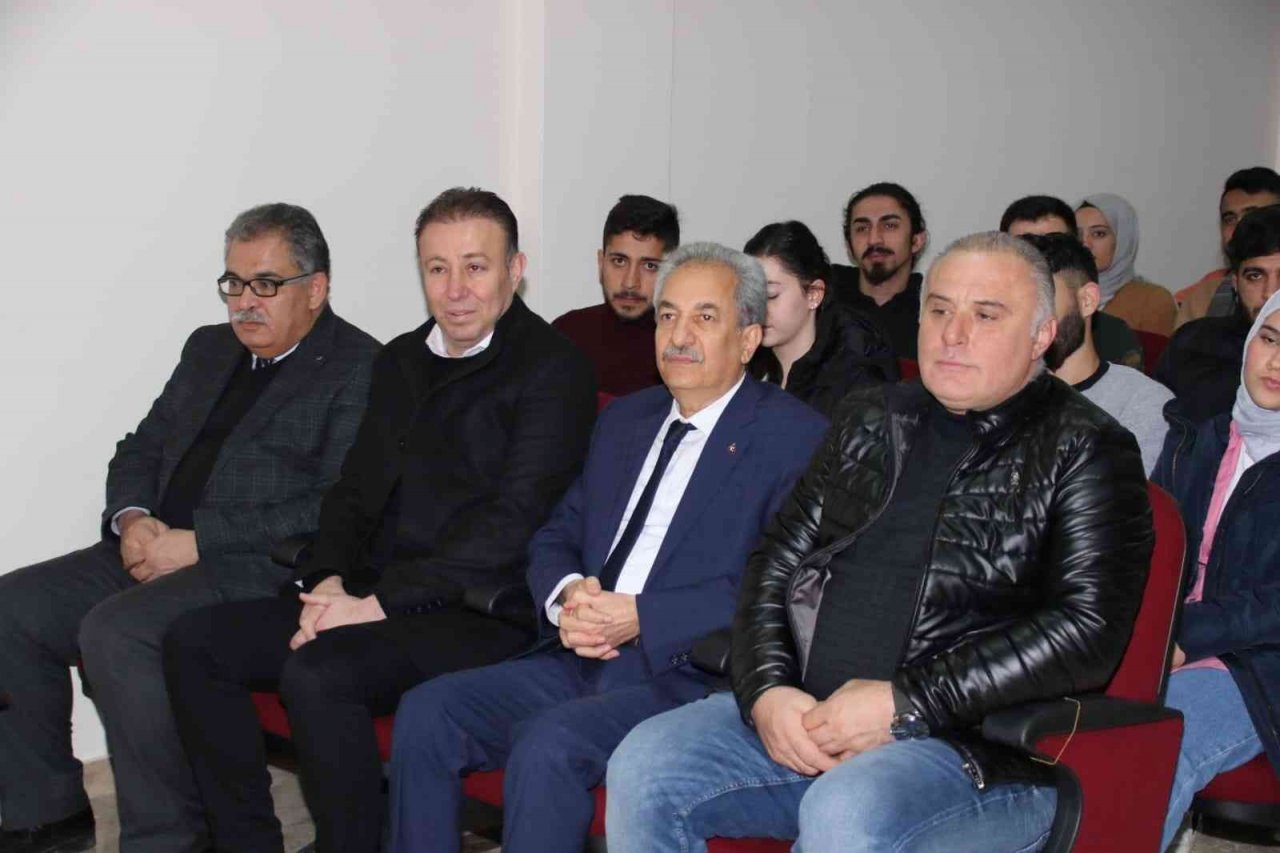 Başkan Akkaya öğrencileri İndirim Kart konusunda bilgilendirdi