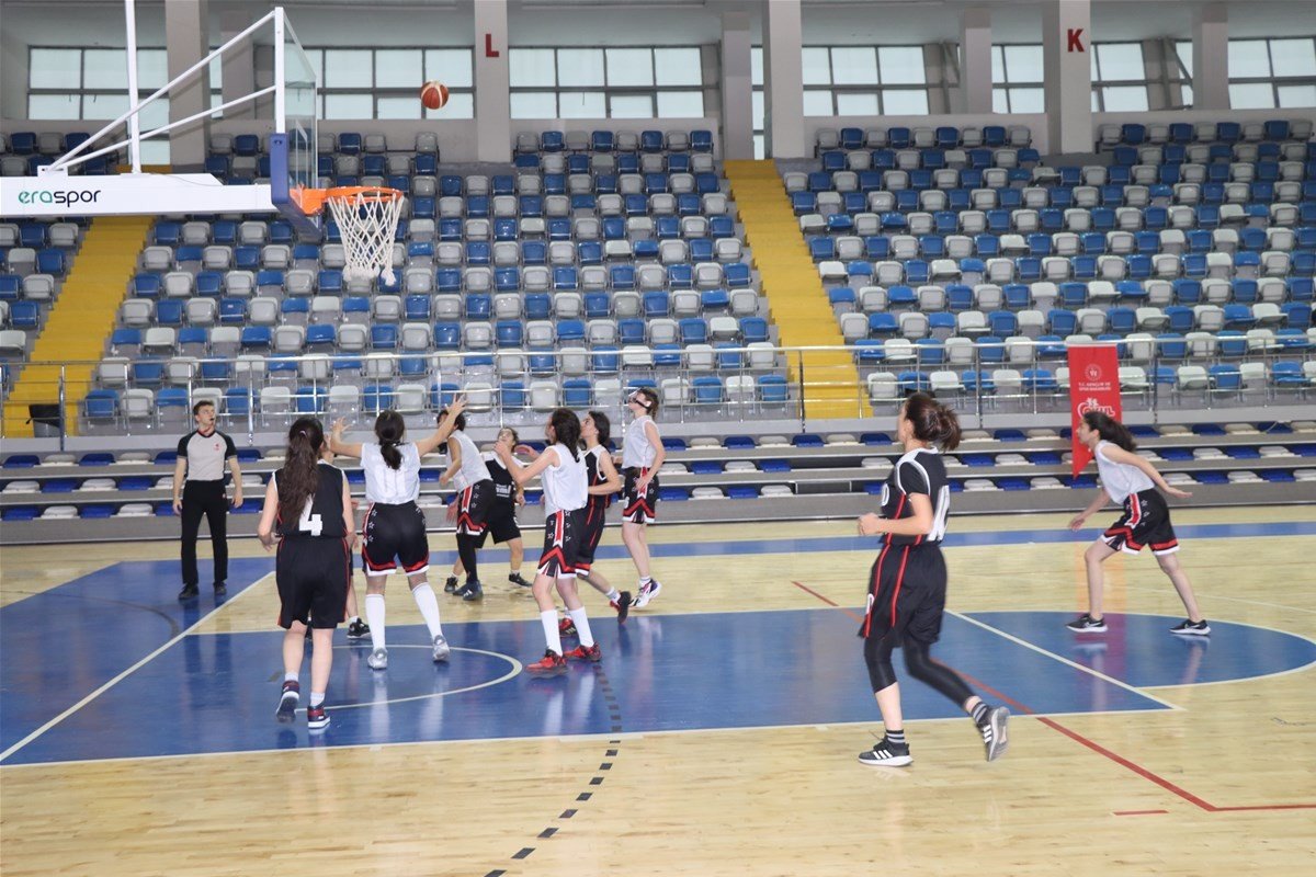 Bölge şampiyonasına katılmak için ter döktüler