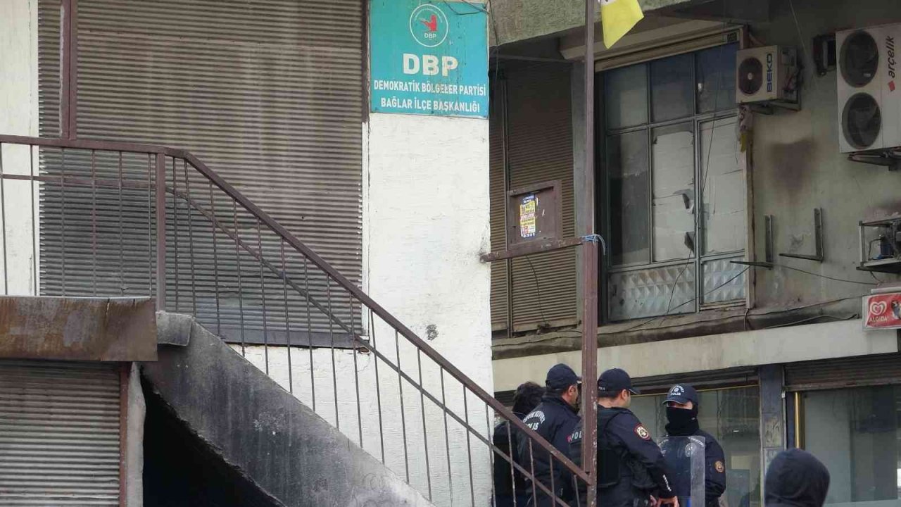 Diyarbakır merkezli terör operasyonu: 14 gözaltı