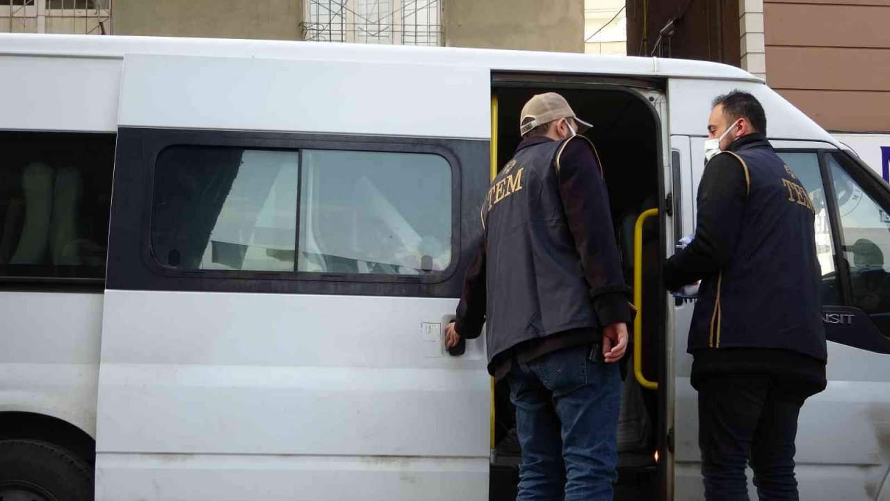 DBP Bağlar ilçe binasında çok sayıda doküman ve materyale el konuldu