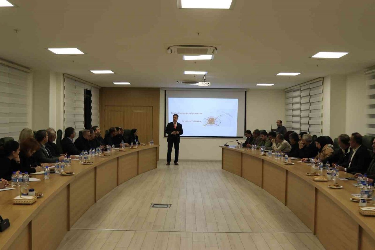 DTSO’da ‘Türkiye ekonomisi ve iş fırsatları’ sunumu