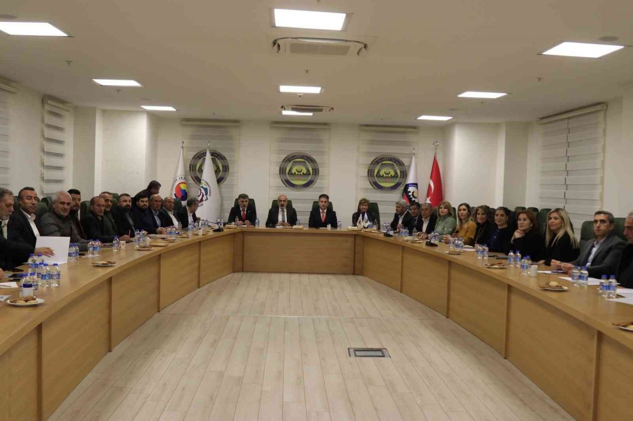 DTSO’da ‘Türkiye ekonomisi ve iş fırsatları’ sunumu