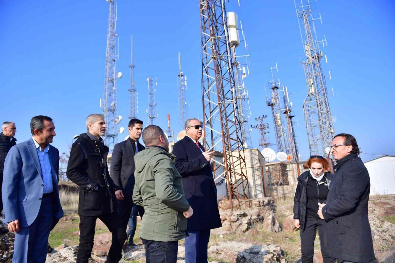 Diyarbakır Valisi şehrin ağaçlandırma çalışmalarını inceledi