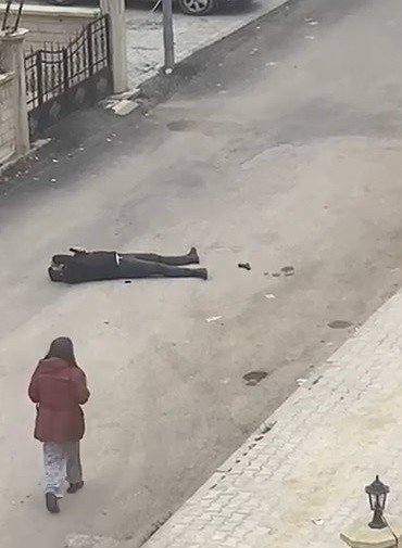 İcra yolu ile evi boşaltılan kiracı mahallede terör estirdi