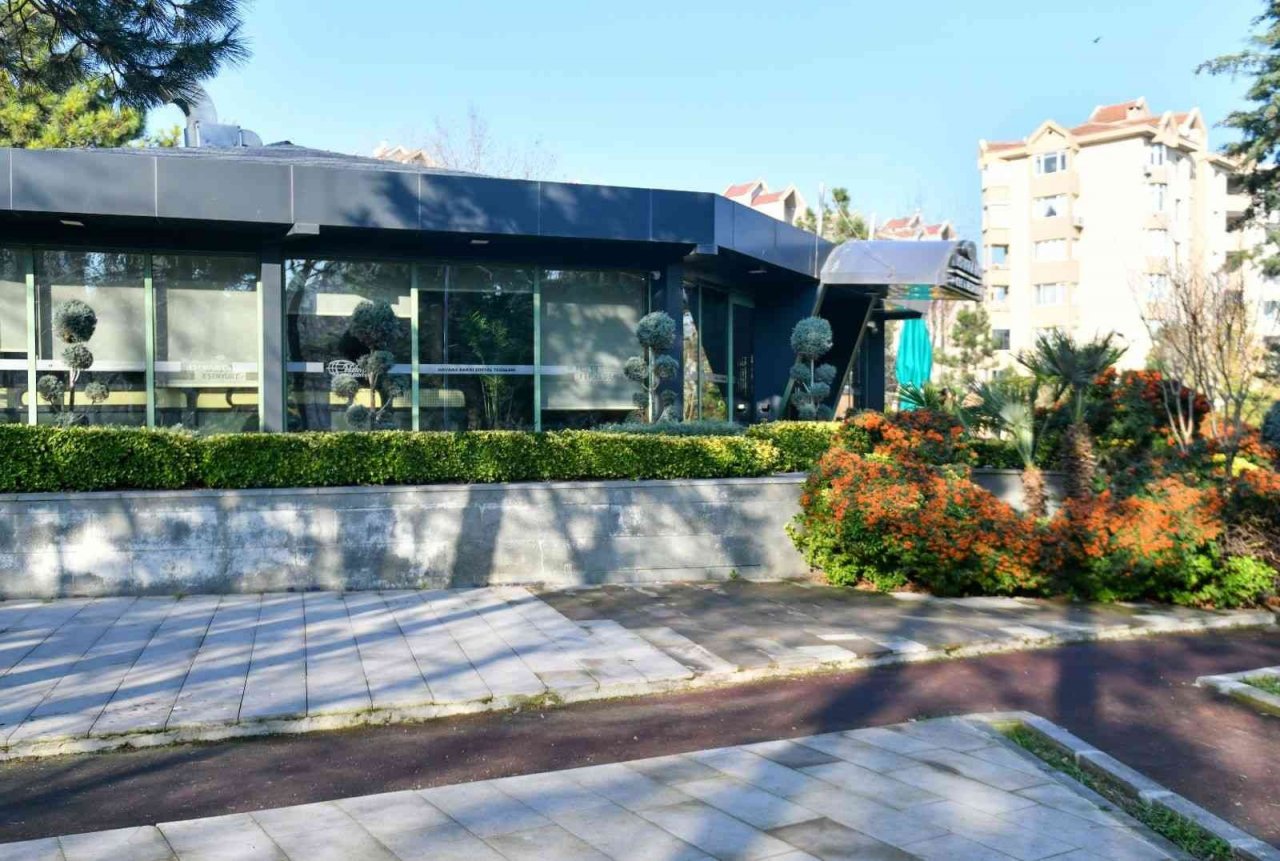 Esenyurt’un ilk sosyal tesisi açıldı