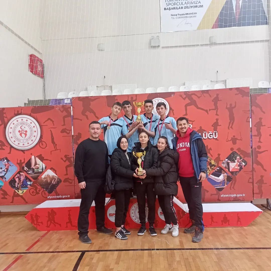 İhsaniye Anadolu Lisesi turnuvada istediği başarıyı yakaladı