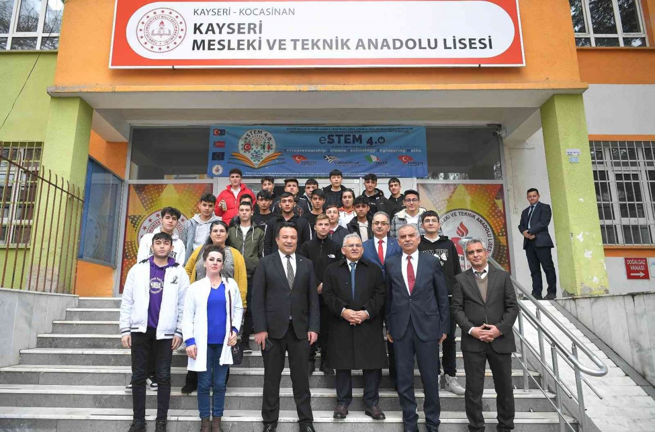 Başkan Büyükkılıç, Kariyer Günleri’ne devam ediyor