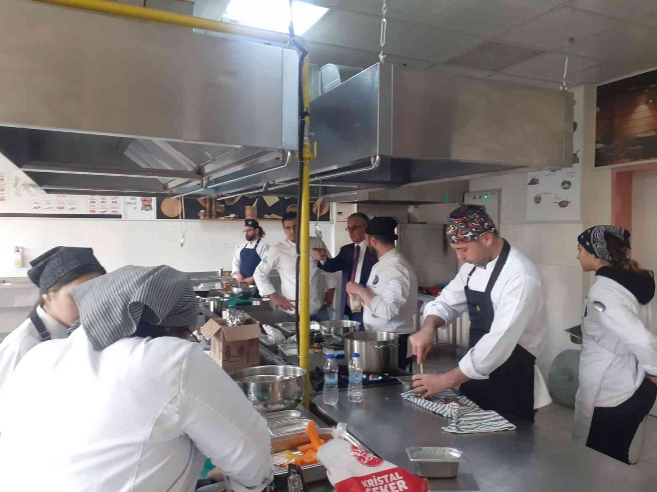Başkan Topaloğlu geleceğin aşçılarıyla bir araya geldi