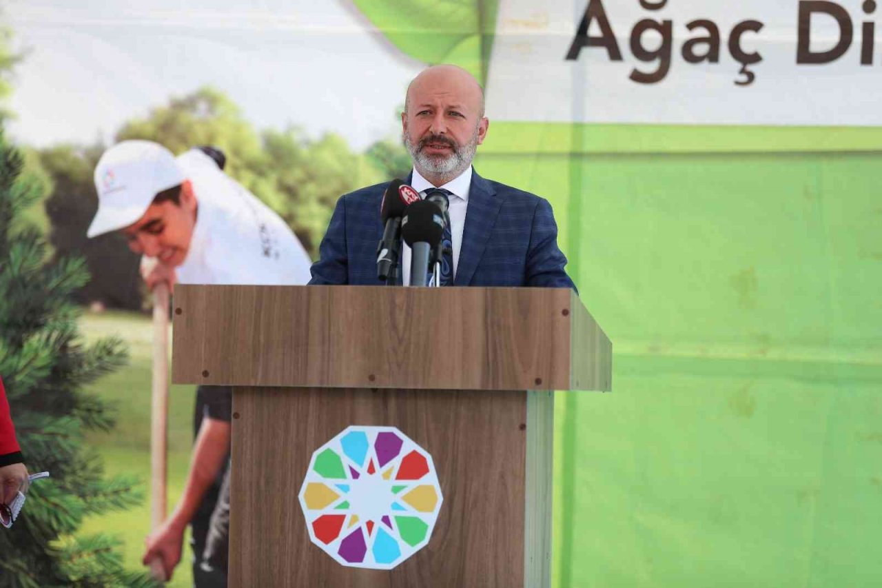 Başkan Çolakbayrakdar; “Bu yıl, 126 binden fazla ağacı toprakla buluşturduk”