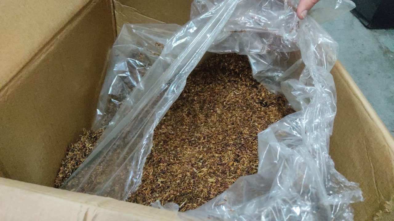 Mersin’de yakalanan 5 tır kaçak içki imhaya gönderildi