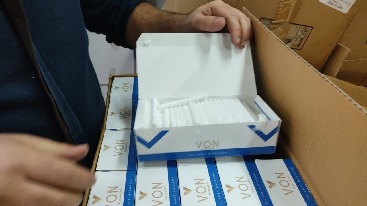 Mersin’de yakalanan 5 tır kaçak içki imhaya gönderildi