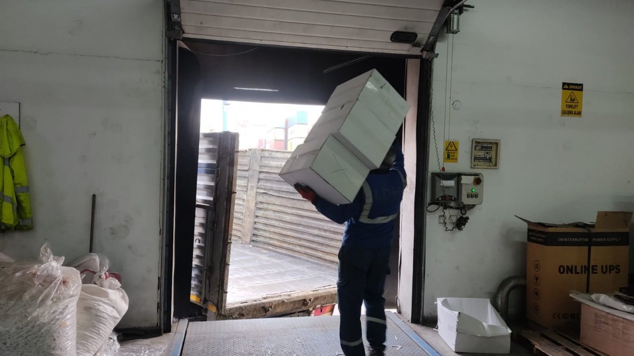 Mersin’de yakalanan 5 tır kaçak içki imhaya gönderildi