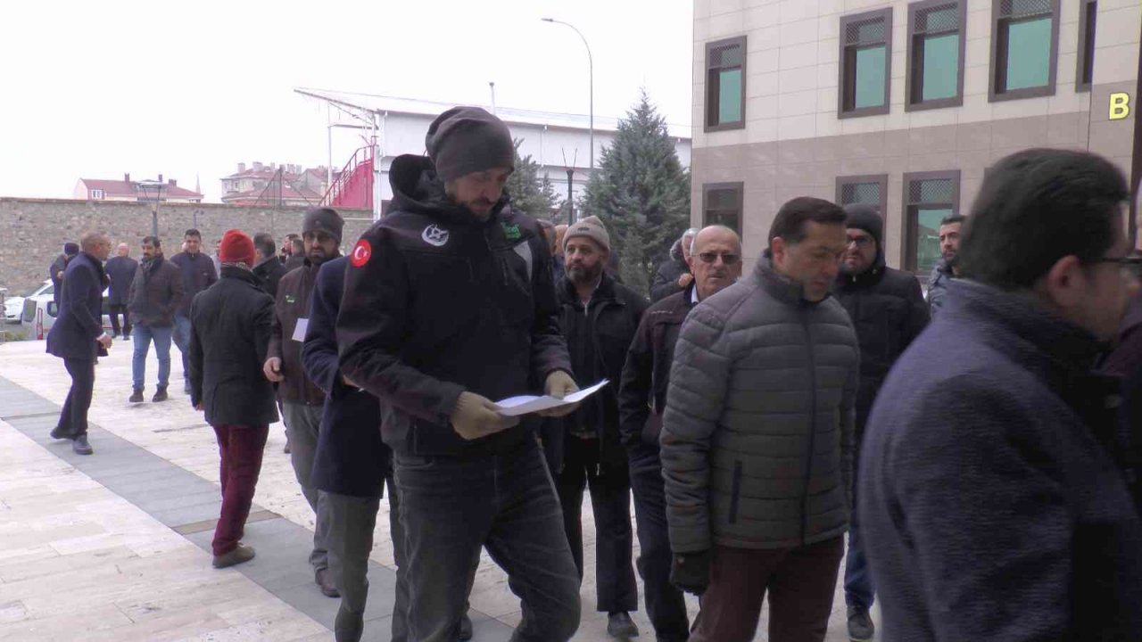 Nevşehir Milli İrade Platformu o profesör için suç duyurusunda bulundu