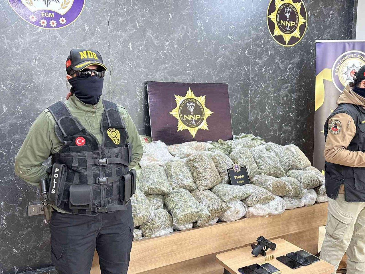 Niğde’de uyuşturucu operasyonu: Karavanda 122 kilogram uyuşturucu madde ele geçirildi