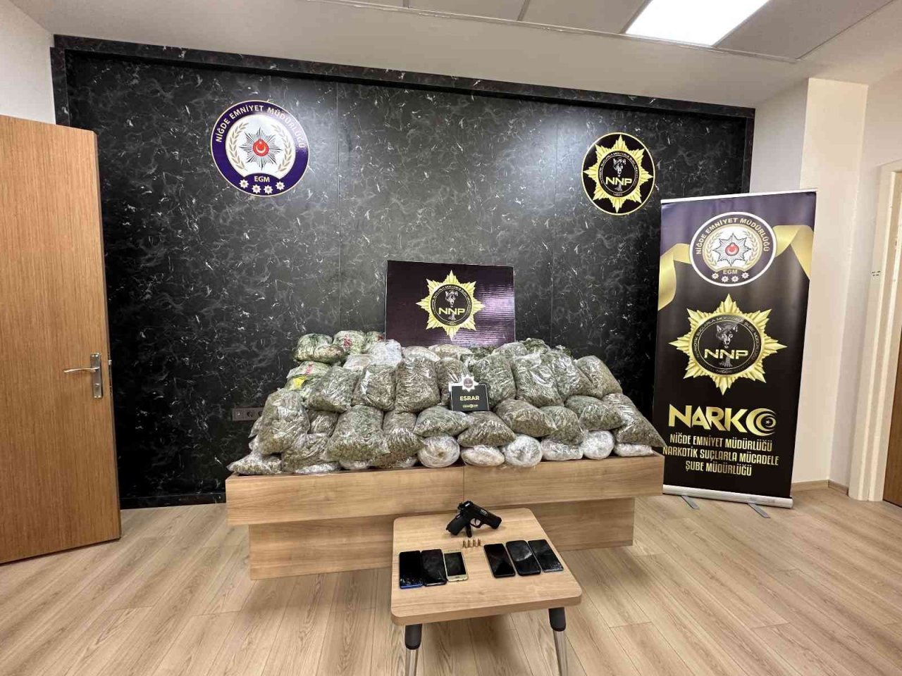 Niğde’de uyuşturucu operasyonu: Karavanda 122 kilogram uyuşturucu madde ele geçirildi