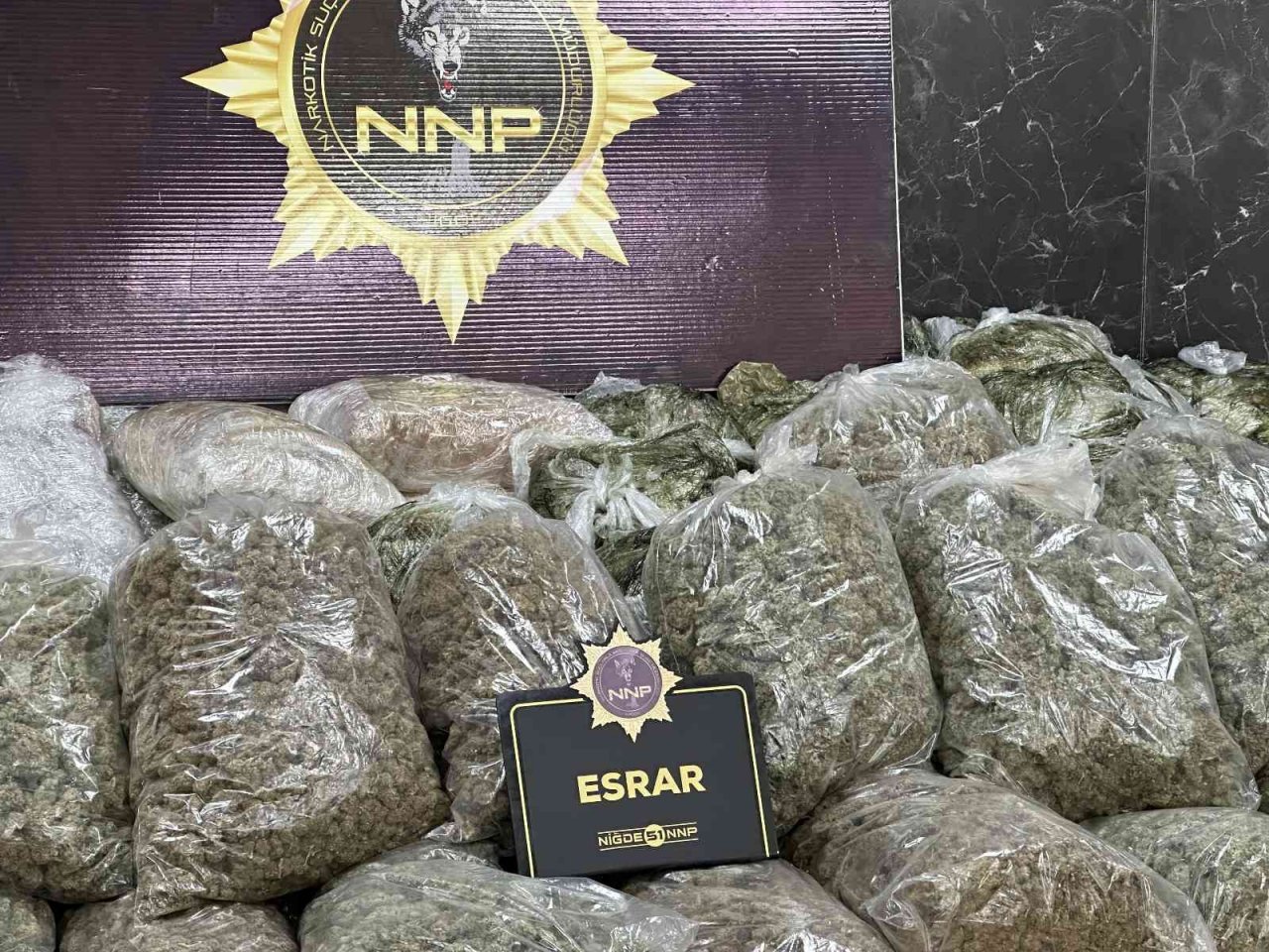 Niğde’de uyuşturucu operasyonu: Karavanda 122 kilogram uyuşturucu madde ele geçirildi