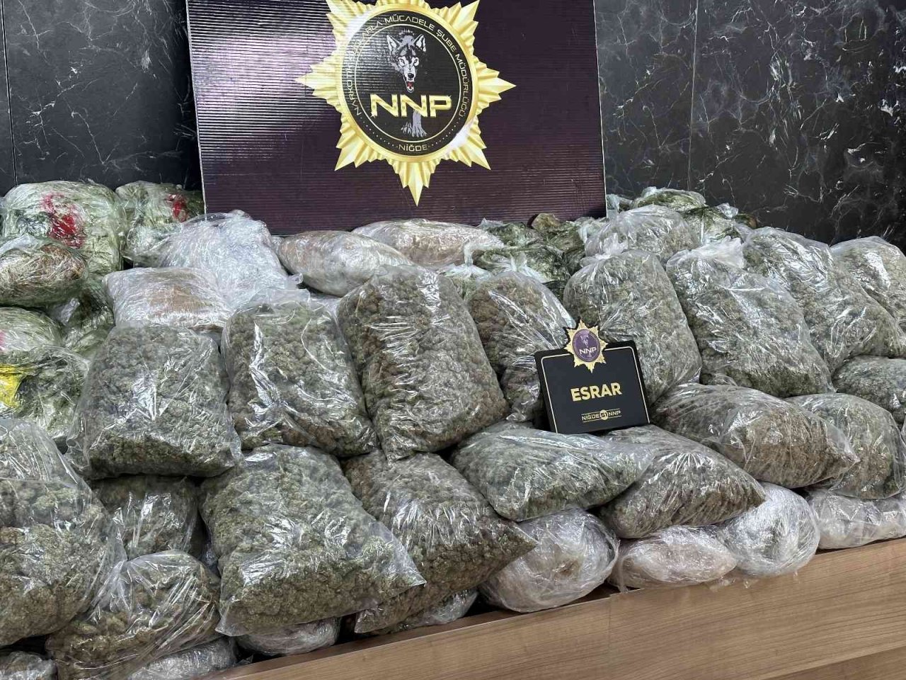 Niğde’de uyuşturucu operasyonu: Karavanda 122 kilogram uyuşturucu madde ele geçirildi