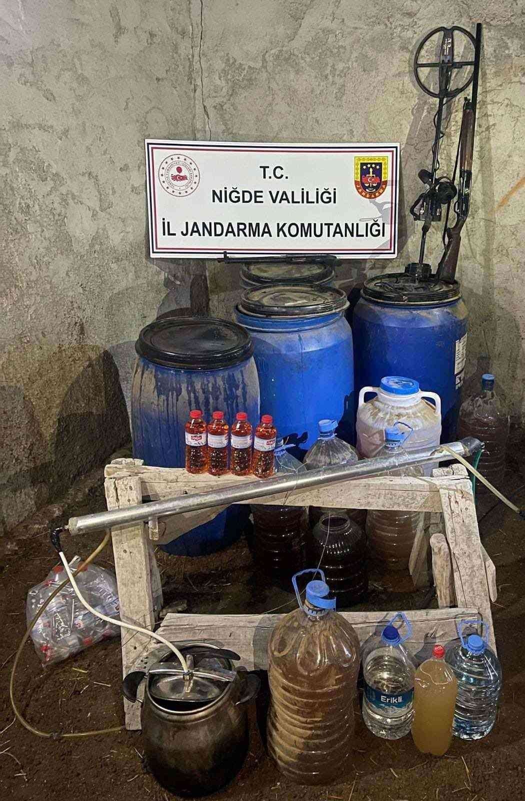 Jandarmadan sahte içki operasyonu: 8 gözaltı