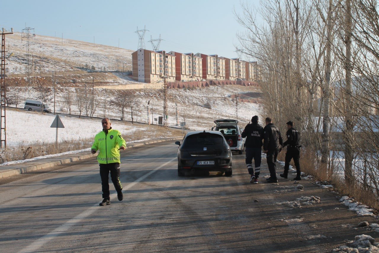 Otomobilin çarptığı kadın yaralandı