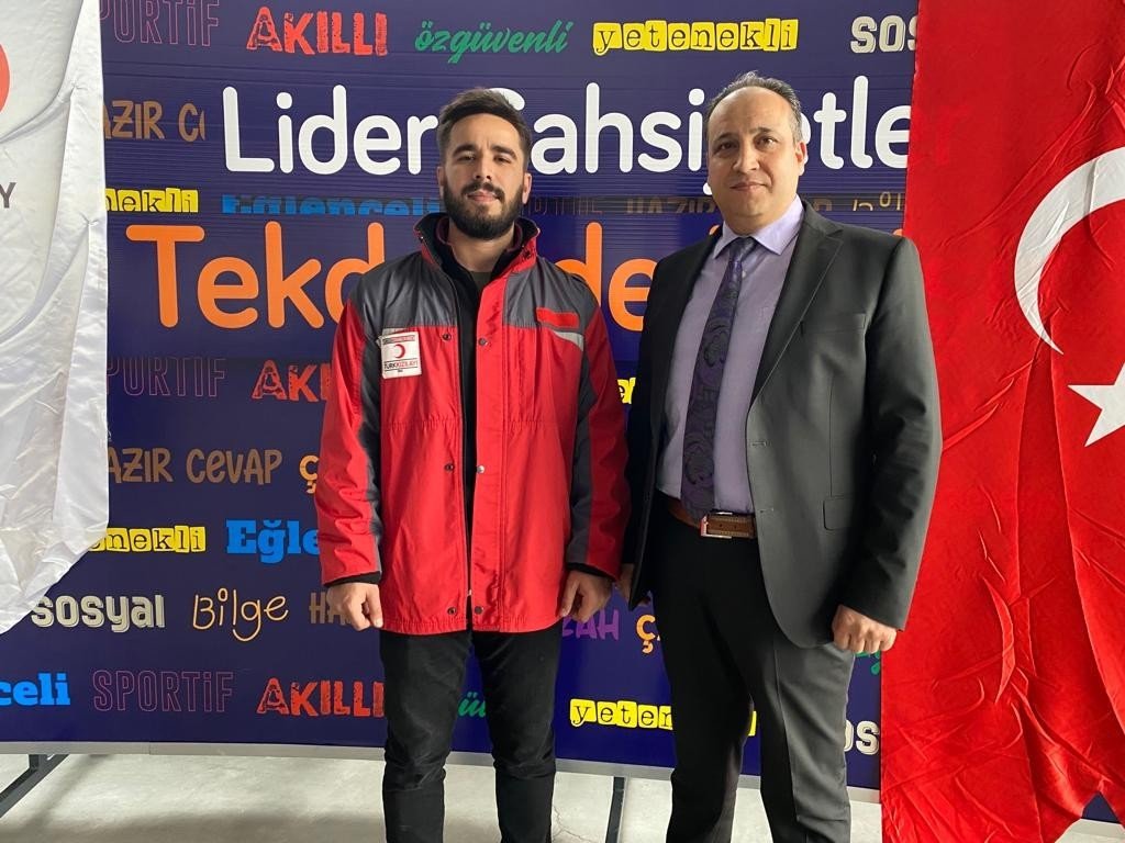 Tekden Lisesi’nden örnek davranış