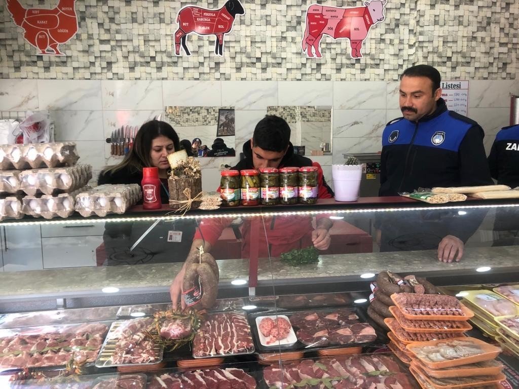 Salihli’de kasaplara yeni yıl öncesi denetim