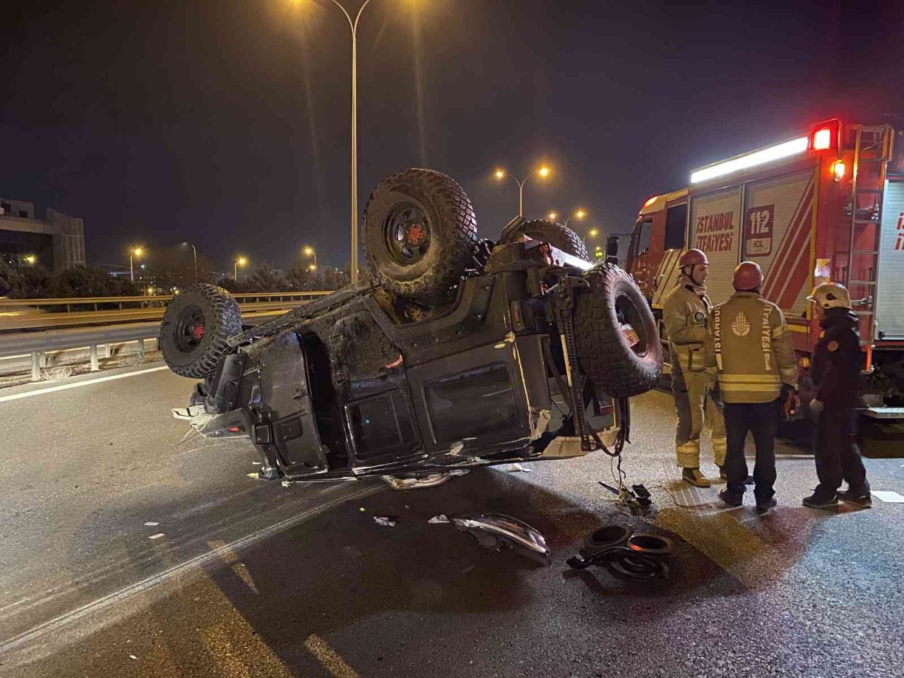 Sancaktepe TEM’de cip ile otomobil çarpıştı: 1 yaralı