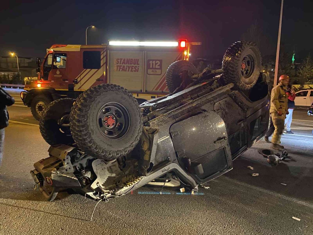 Sancaktepe TEM’de cip ile otomobil çarpıştı: 1 yaralı